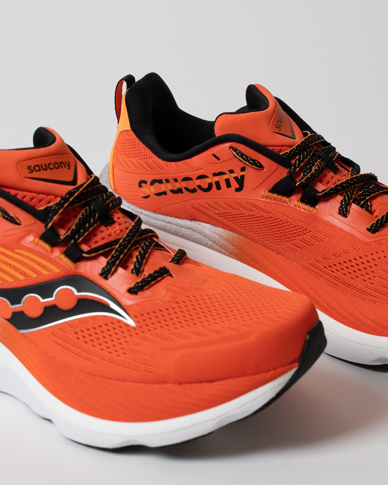 Vue arrière Saucony Hurricane 24